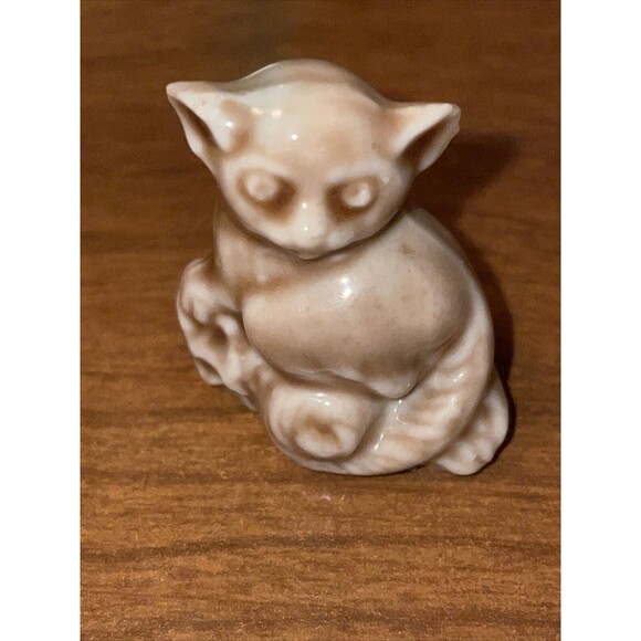 Vintage Wade Whimsies Red Rose Tea Ceramic Figurines Lot Of 3 - Picture 5 of 11